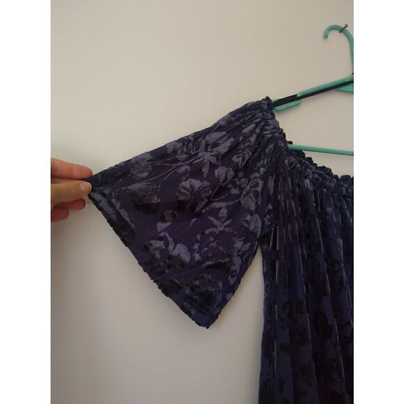 Forever 21 Women's Size Small Navy Blue Velvet Off the Shoulder Tunic Top Blouse - Picture 2 of 6